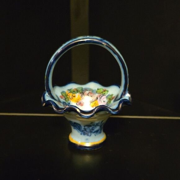 Vintage Ceramic Basket, Made in Portugal. Excellent Cond! - Picture 1 of 5